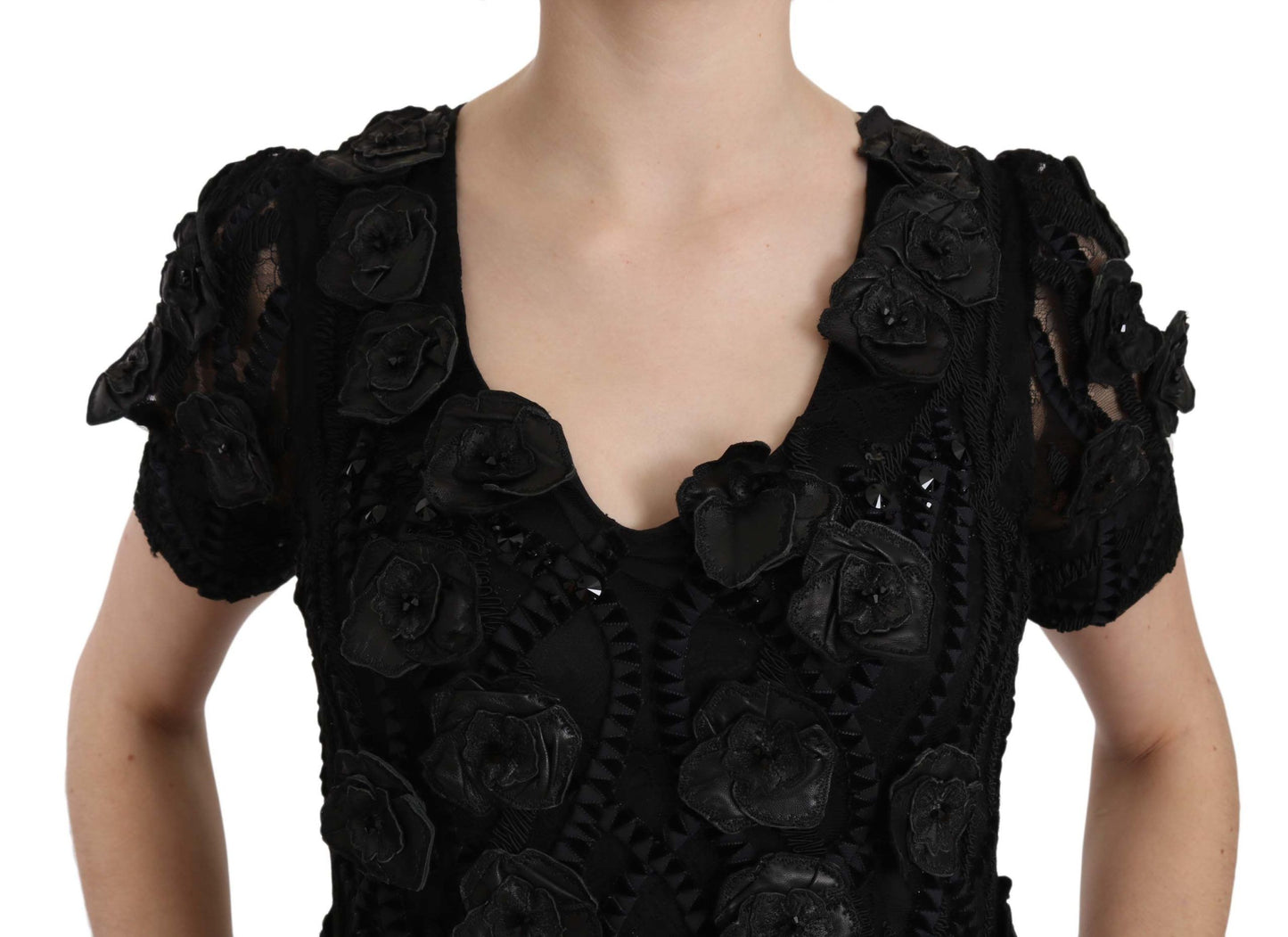 Elegante vestido tubo de seda negro