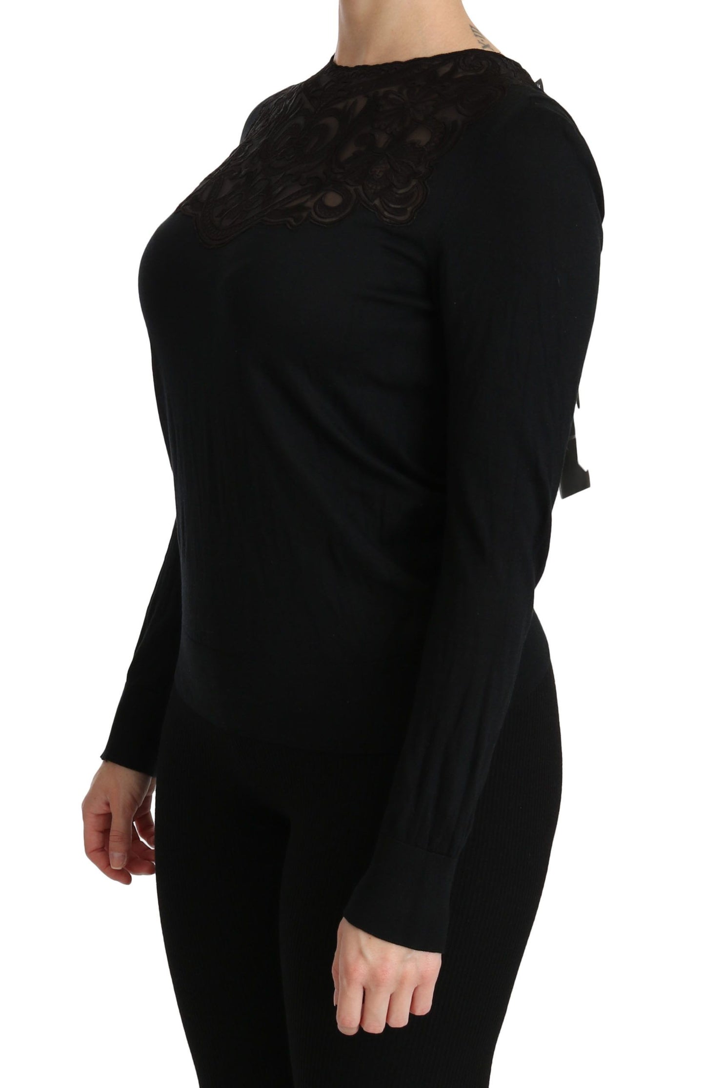 Elegante blusa de encaje negro en mezcla de seda