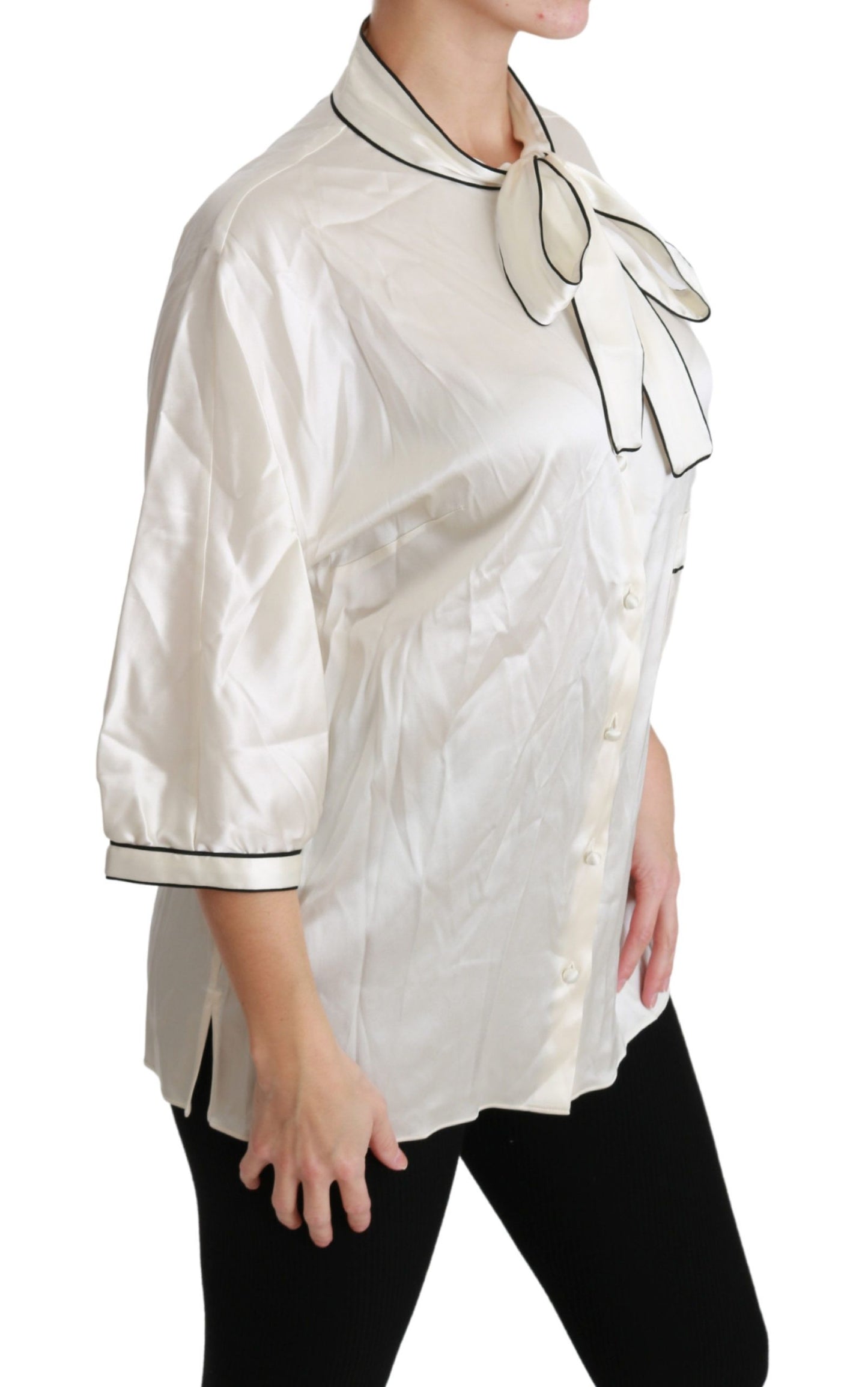 Elegante blusa de seda beige con pañuelo con lazo