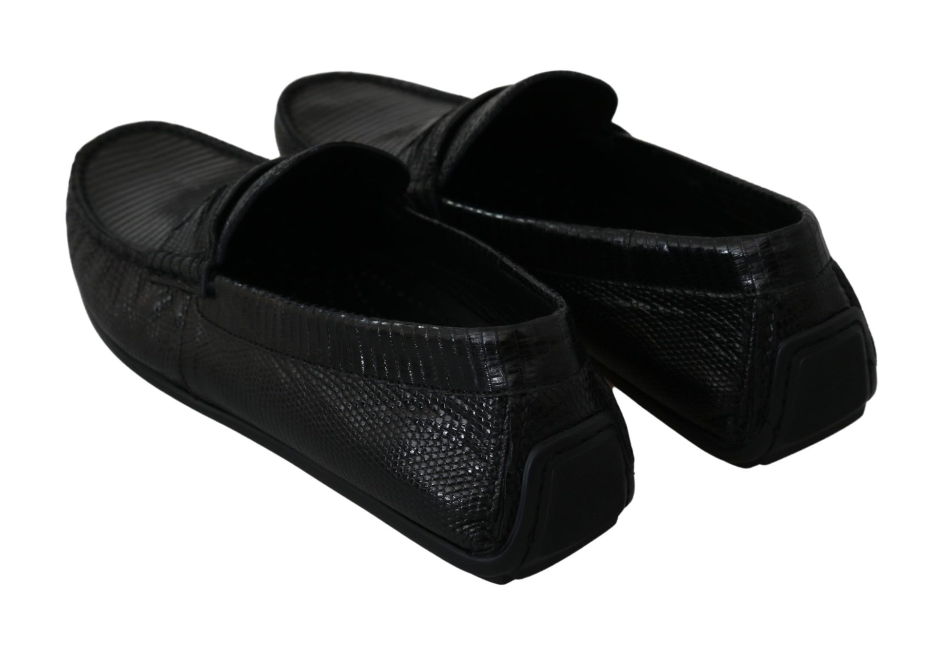 Exquisitos mocasines de piel de lagarto negro