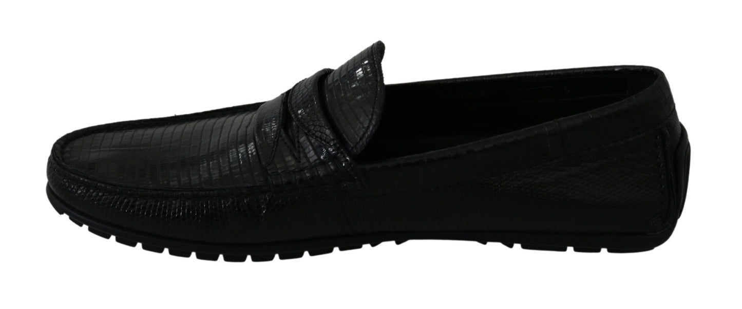 Exquisitos mocasines de piel de lagarto negro