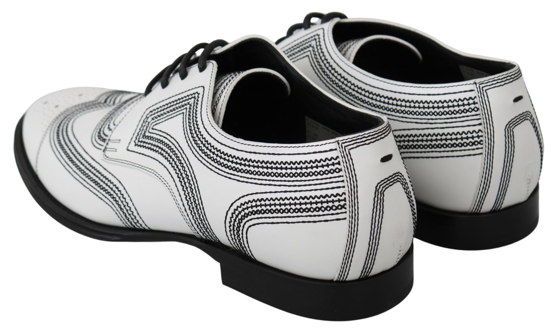 Elegantes zapatos derby de cuero blancos