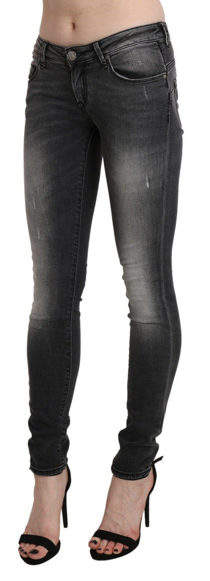 Sleek Low Waist Skinny Denim in Black Wash