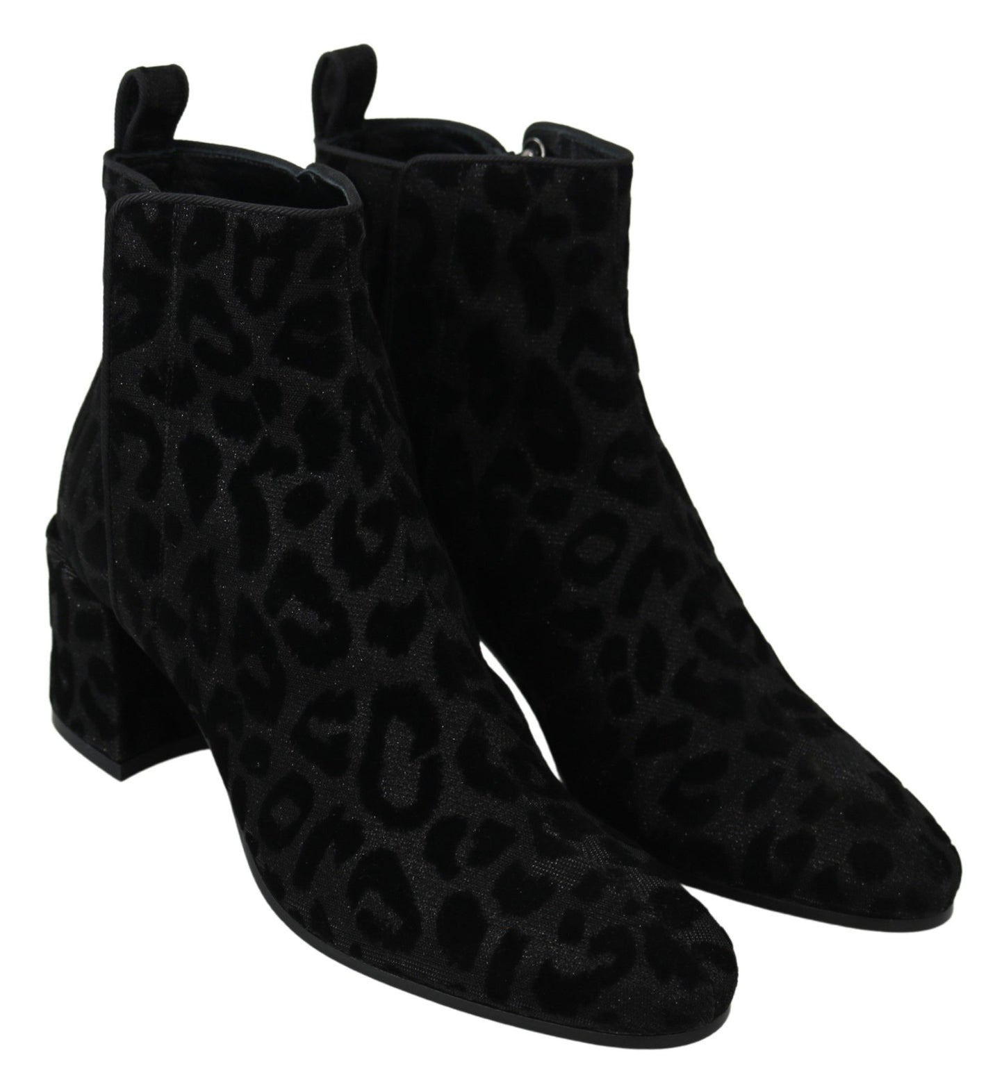 Elegantes botas cortas con estampado de leopardo negro