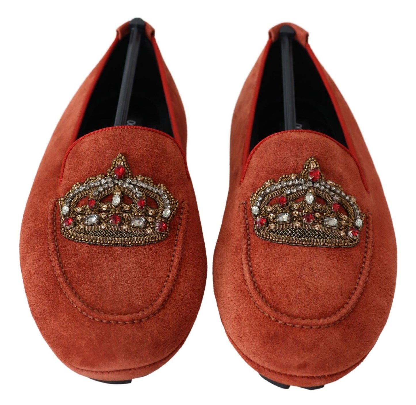 Opulentos mocasines de cuero naranja con bordado dorado