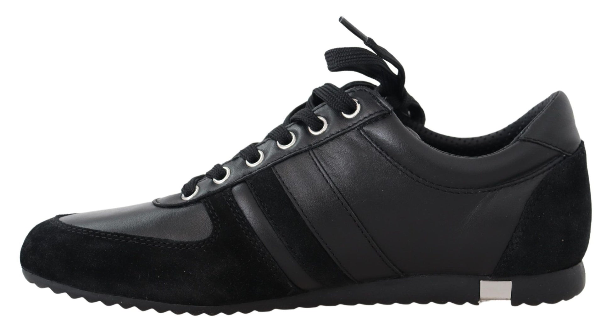 Elegantes zapatillas deportivas de cuero negro