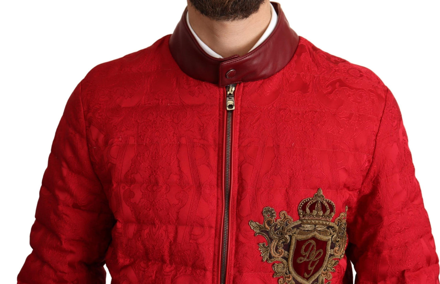 Chaqueta bomber de diseñador roja y dorada