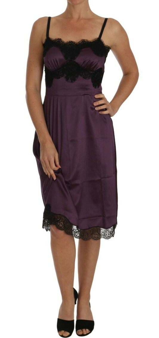 Elegante vestido camisero de encaje de seda morado