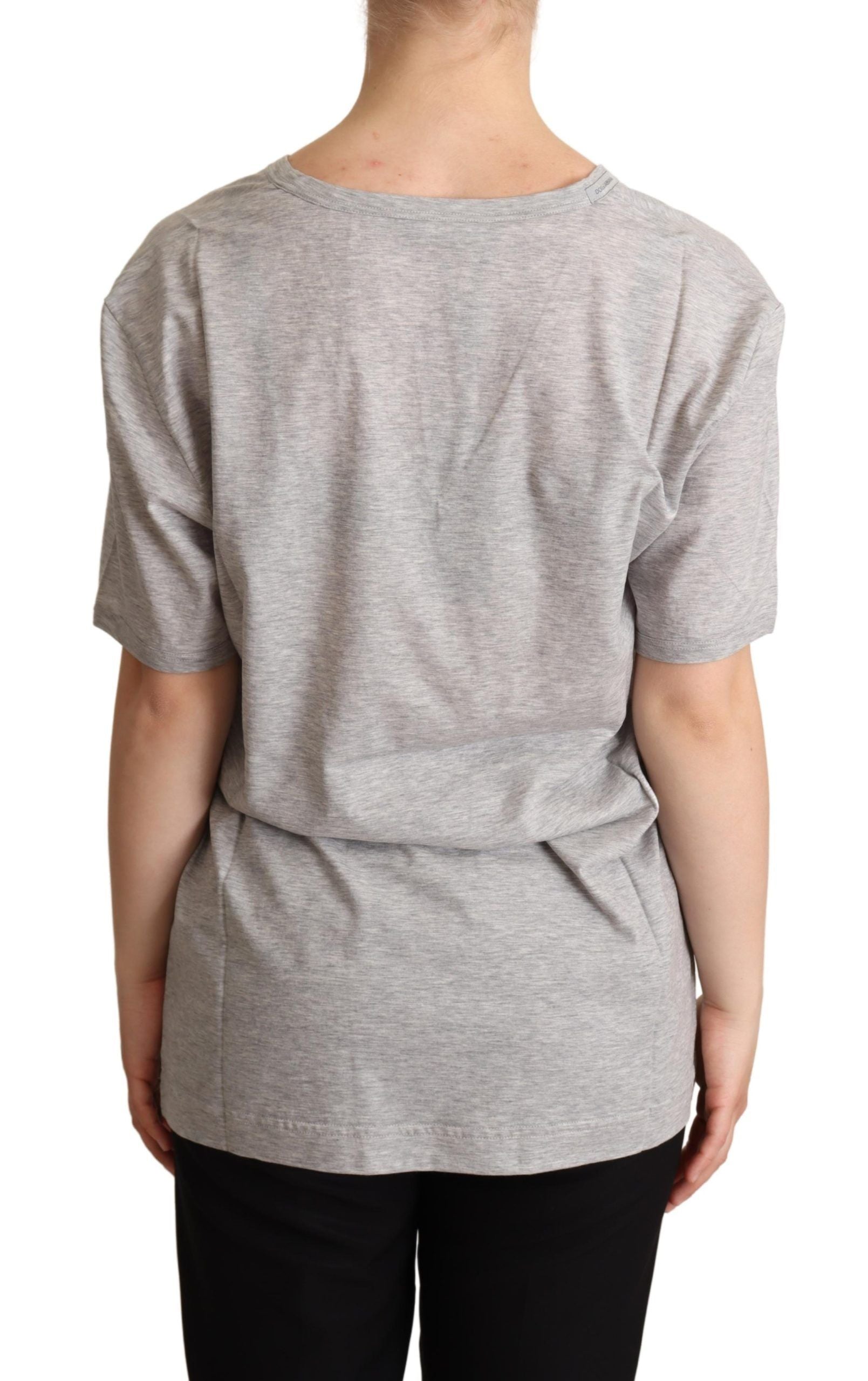 Elegante camiseta gris de algodón con cuello en V