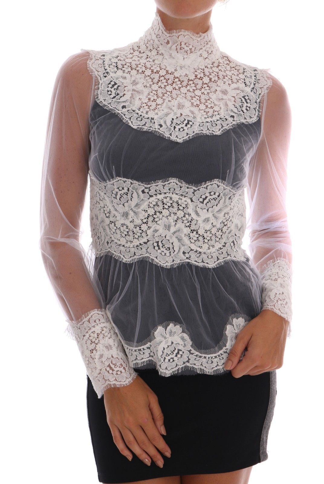 Blusa elegante de encaje floral blanco