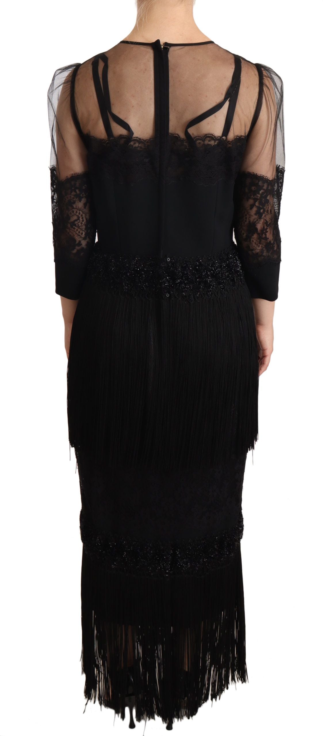 Elegante vestido midi de encaje en negro