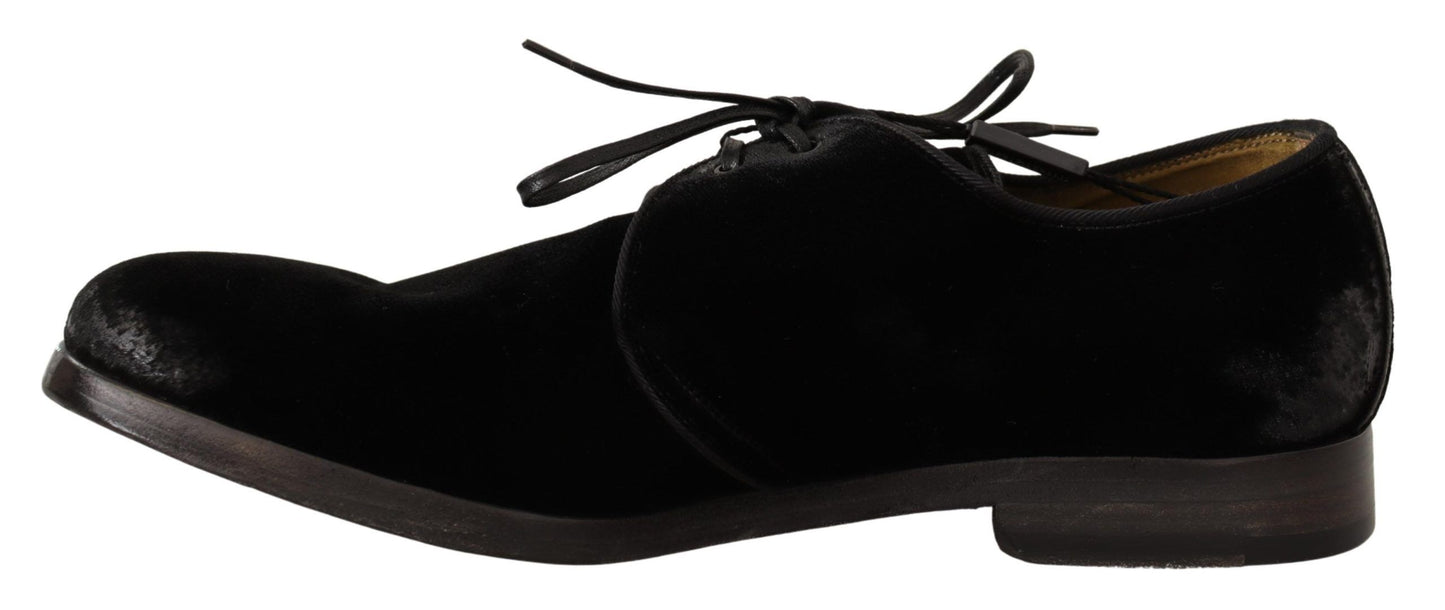 Elegantes zapatos derby de terciopelo negro