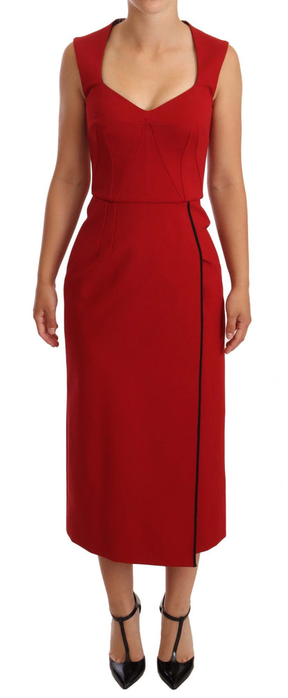 Vestido midi elegante con forma de corazón en rojo