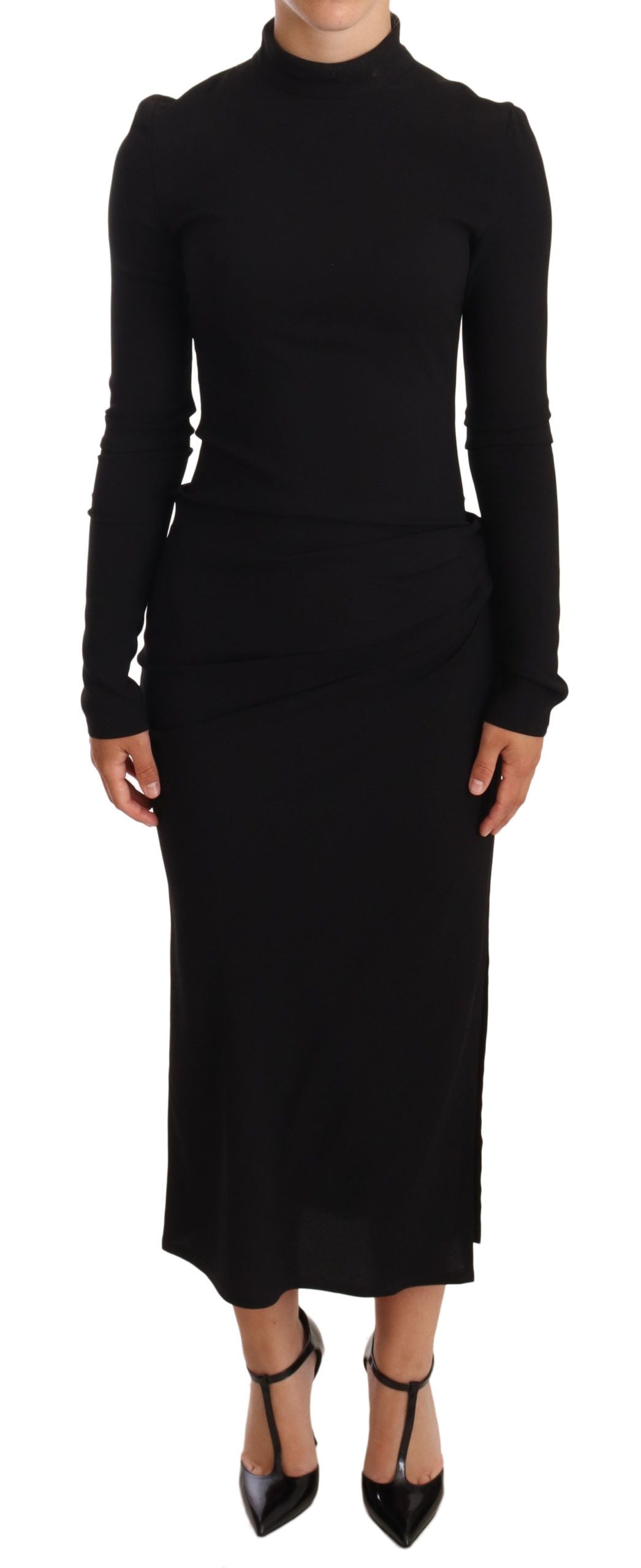 Elegante vestido tubo de cuello alto negro