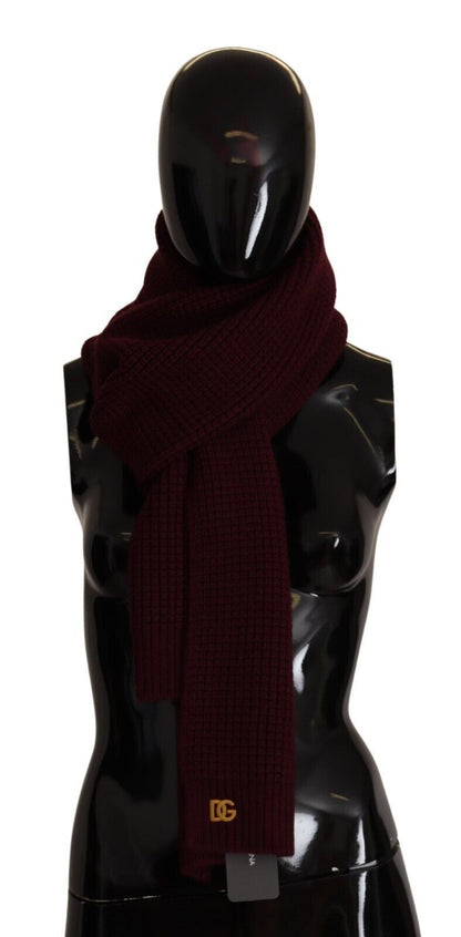 Elegant Cashmere Knit Scarf in Dark Red