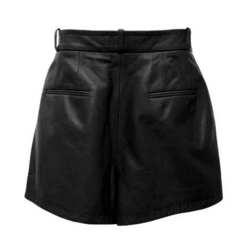 Chic Lambskin Leather Shorts in Black