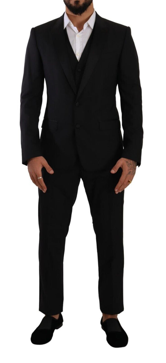 Elegante traje negro de tres piezas con corte Martini