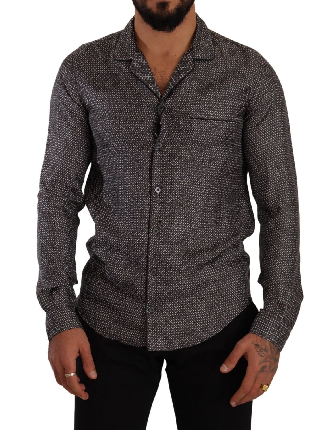 Camisa elegante de seda con botones