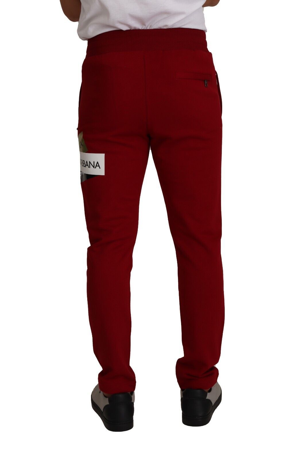 Elegante pantalón jogging rojo con cierre de cordón