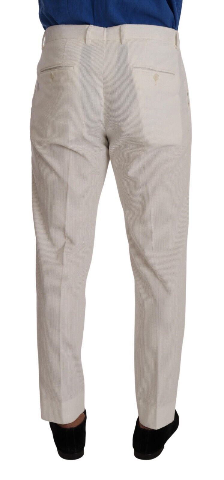 Elegantes pantalones cónicos de pana en blanco roto