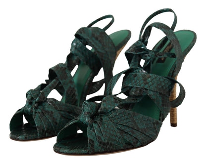 Elegantes tacones de tiras de pitón verde