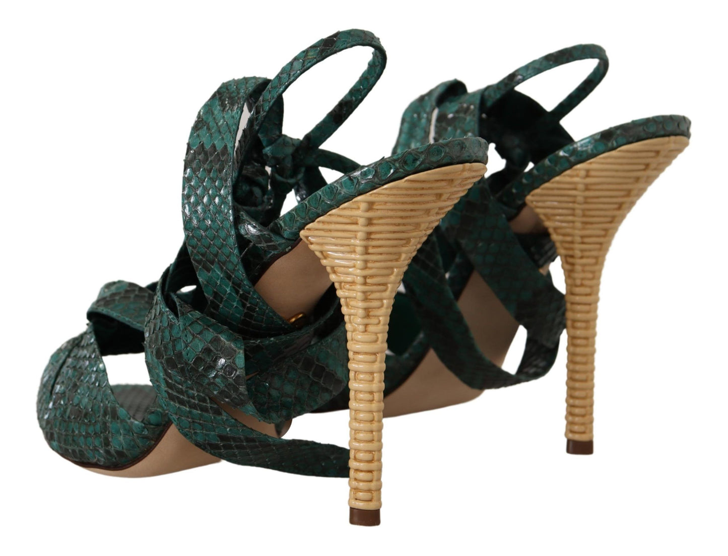 Elegantes tacones de tiras de pitón verde