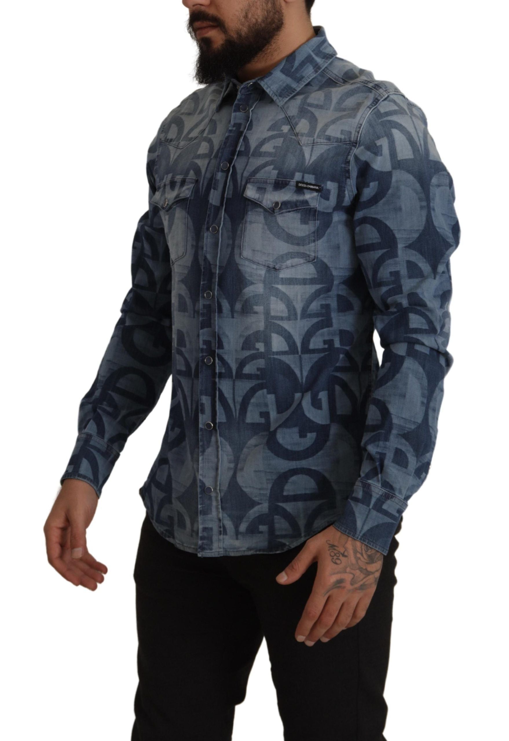 Camisa de hombre azul informal elegante y ajustada