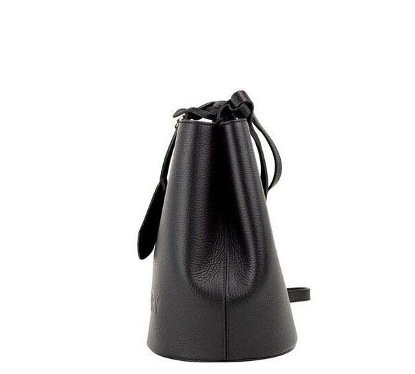 Bolso bandolera pequeño de cuero granulado negro Lorne