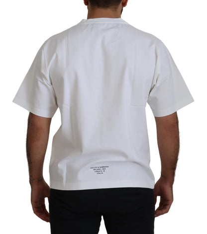 Camiseta con cuello redondo y logo blanco de Timeless