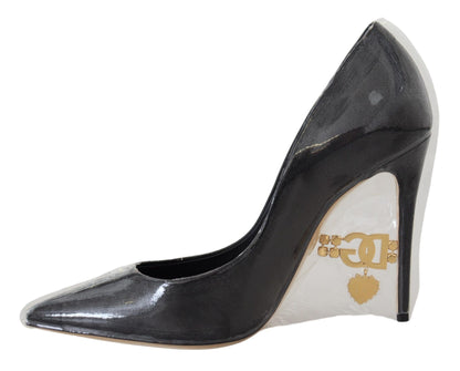 Elegante hakkenpumps met zwart gouddetail