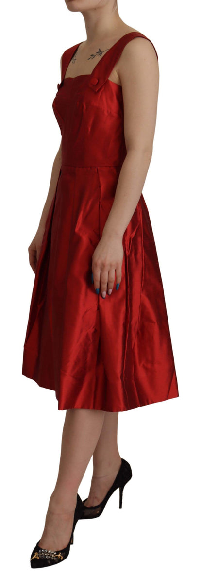 Vestido midi evasé de seda rojo radiante