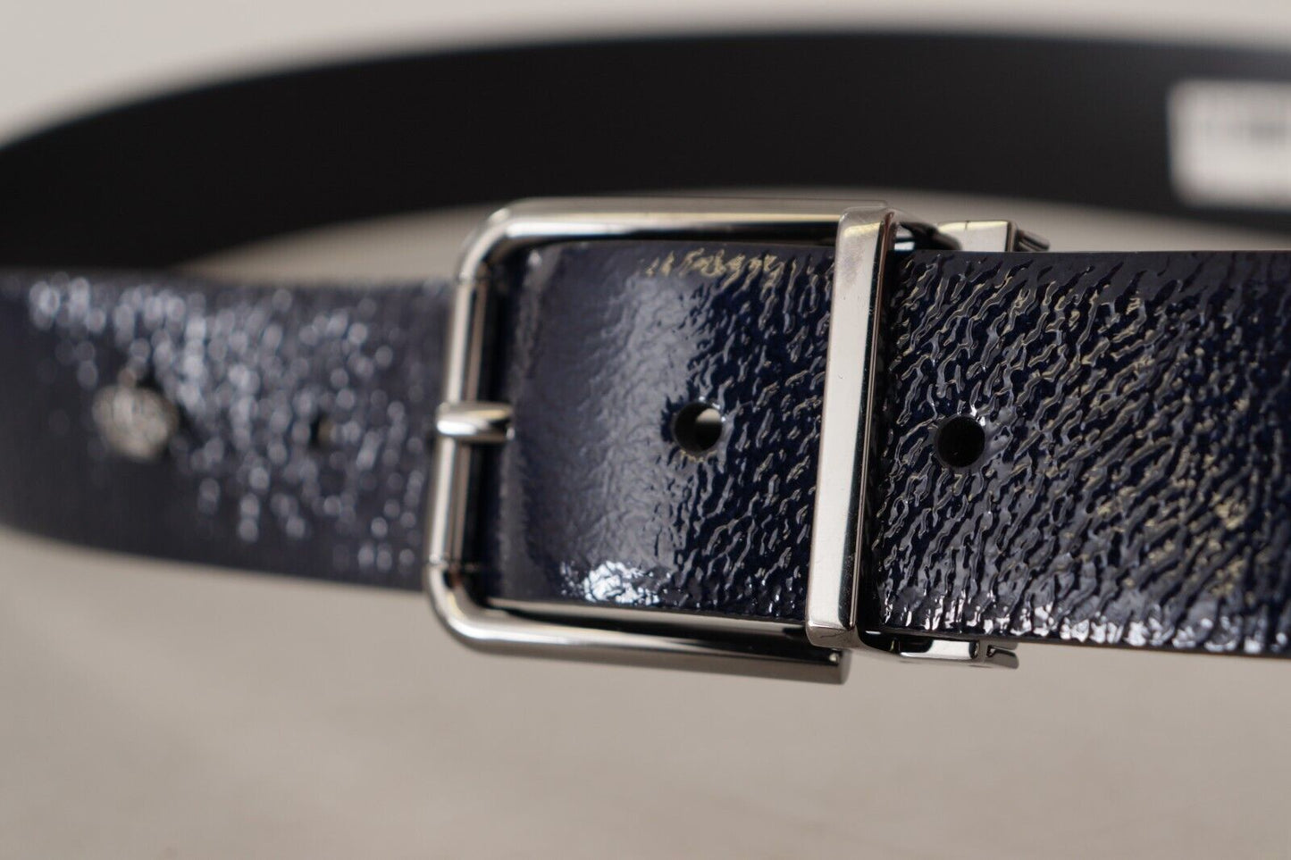 Elegante blauwe leren riem met zilveren gesp