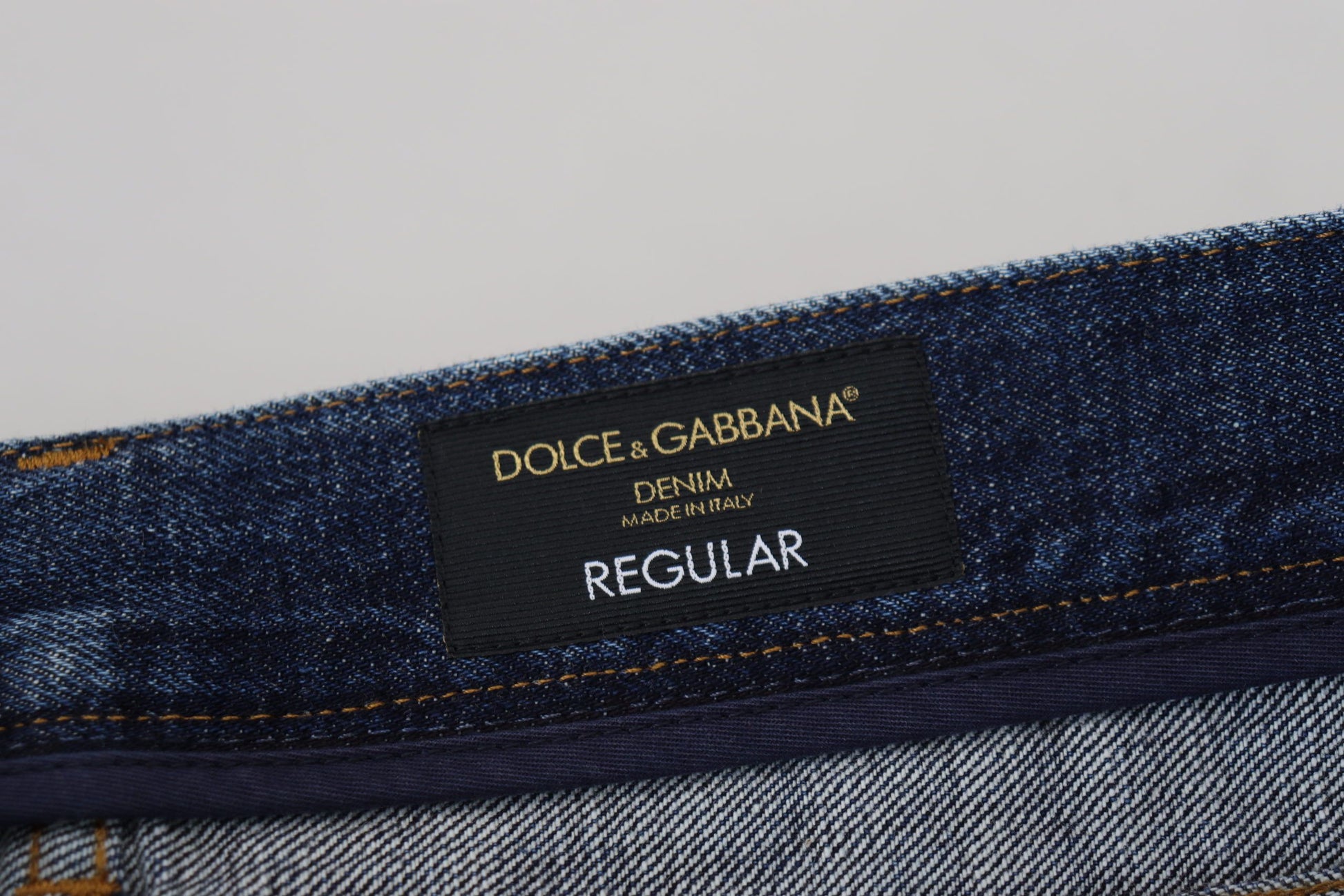 Elegant Blue Wash Regular Fit Jeans