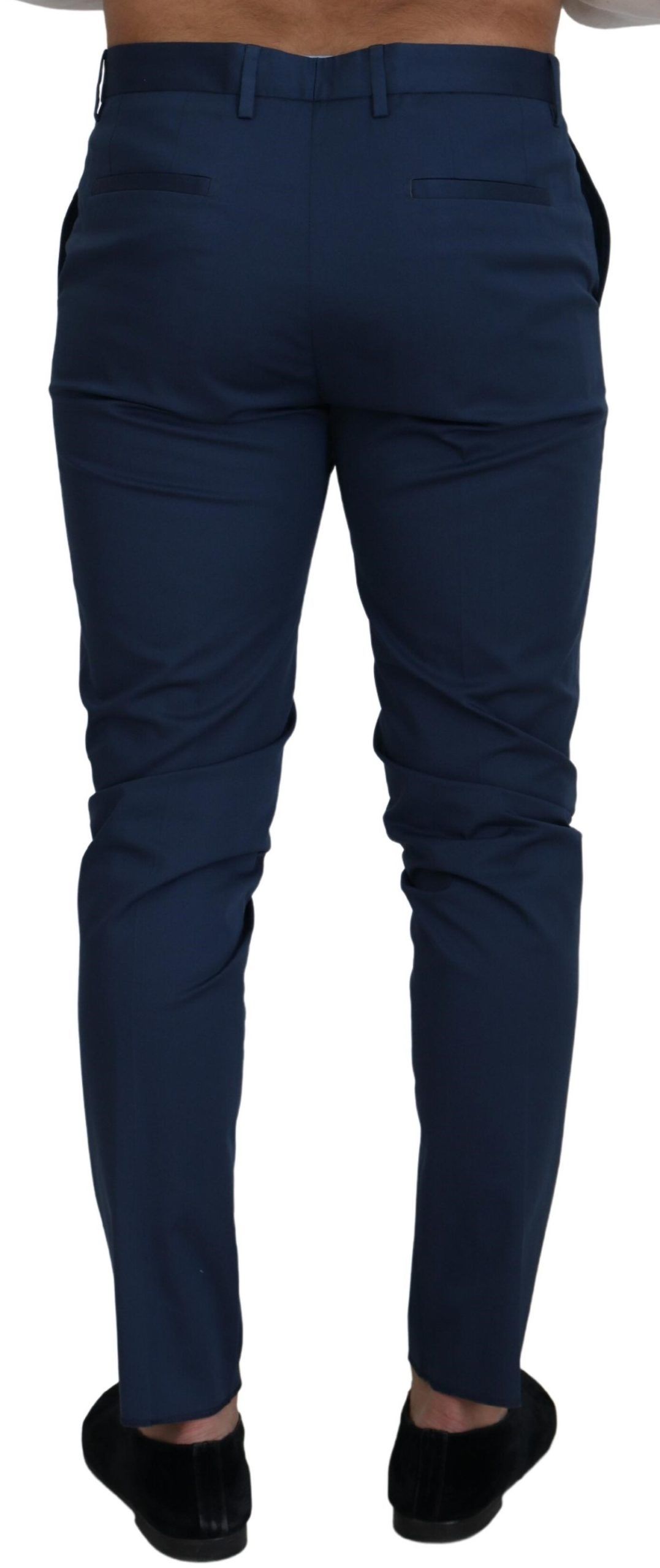 Chinos elegantes de corte slim en azul