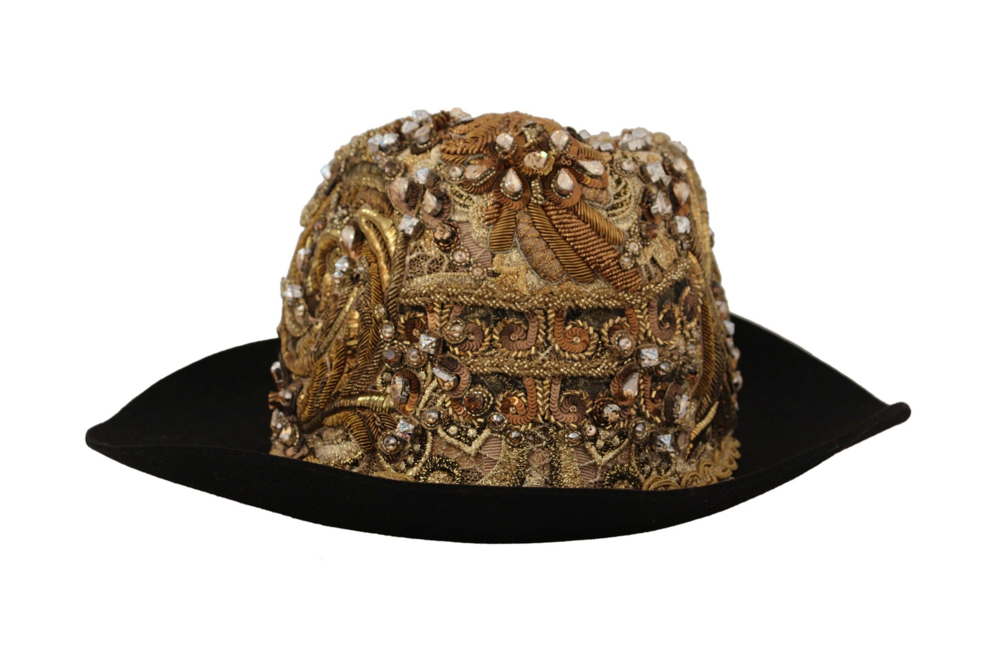 Fedora elegante con tachuelas de oro negro