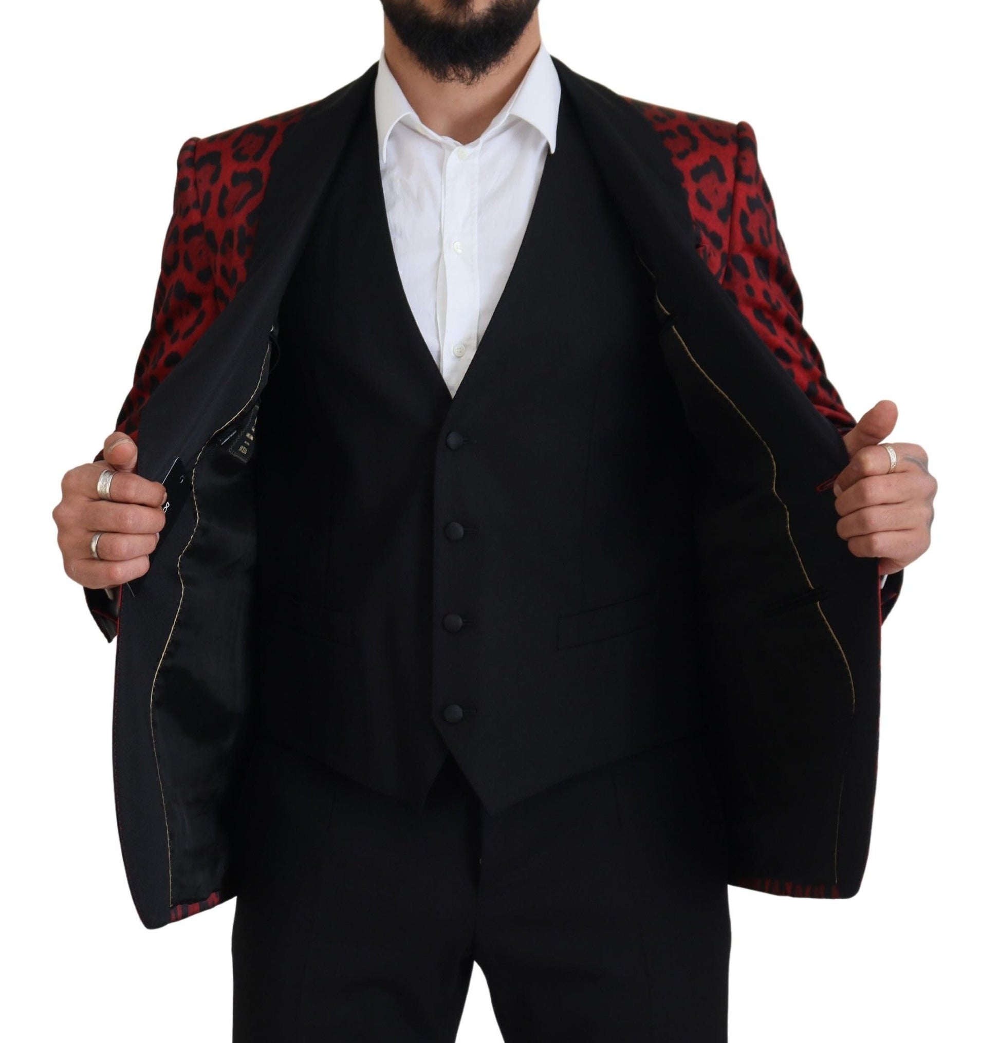 Traje de tres piezas con estampado de leopardo rojo radiante