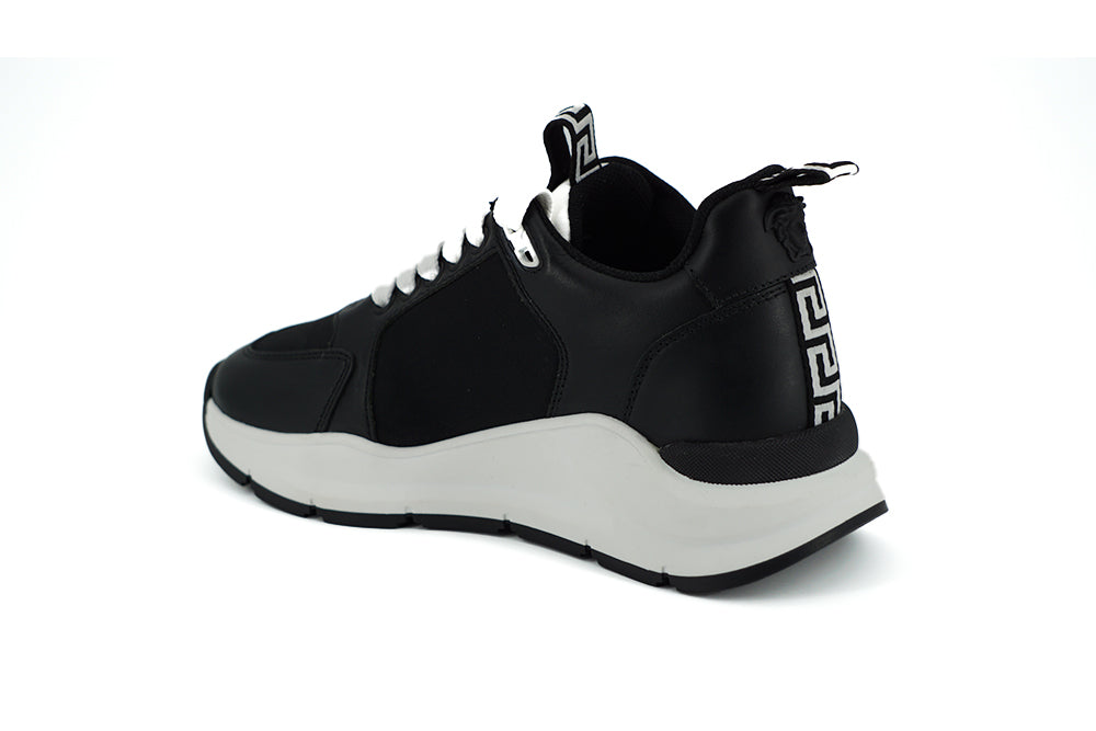 Elegant Monochrome Leather Sneakers