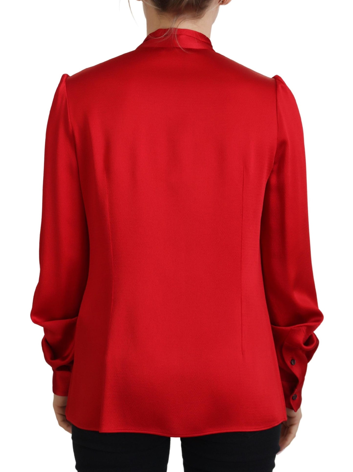 Blusa roja elegante con cuello Ascot