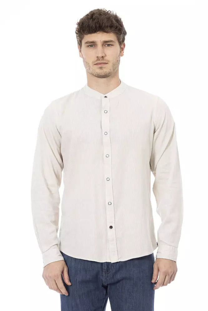 Camisa blanca elegante con cuello mandarín para hombre