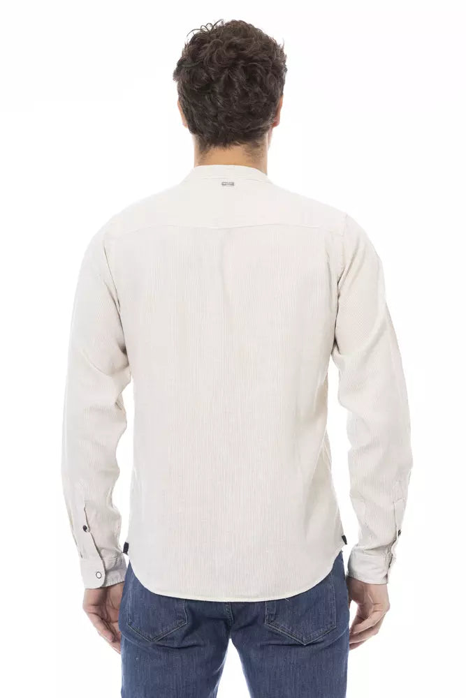 Camisa blanca elegante con cuello mandarín para hombre