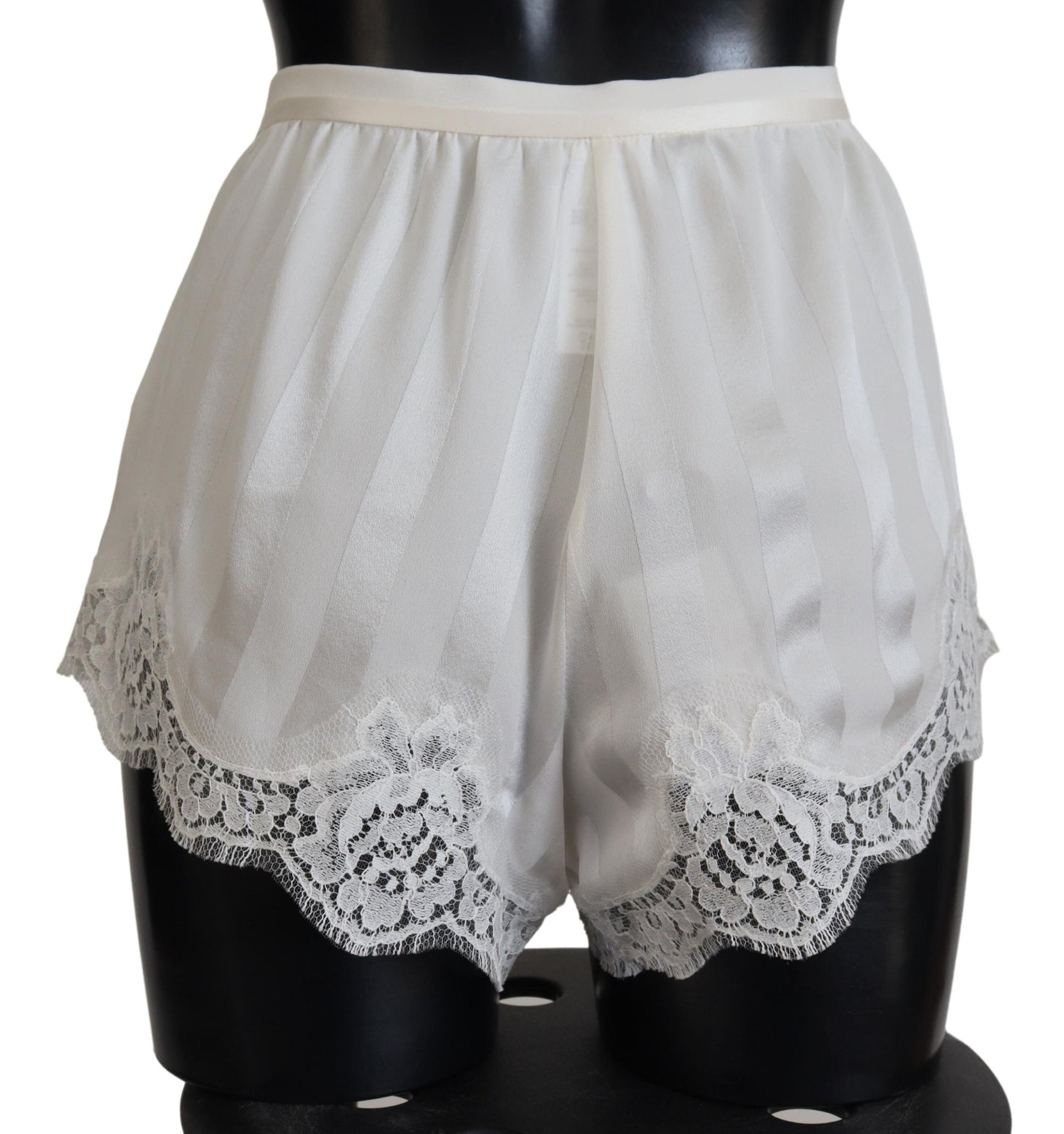 Elegante witte kanten lingerieshort