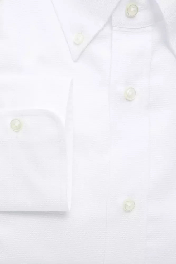 Elegante camisa blanca con botones de algodón