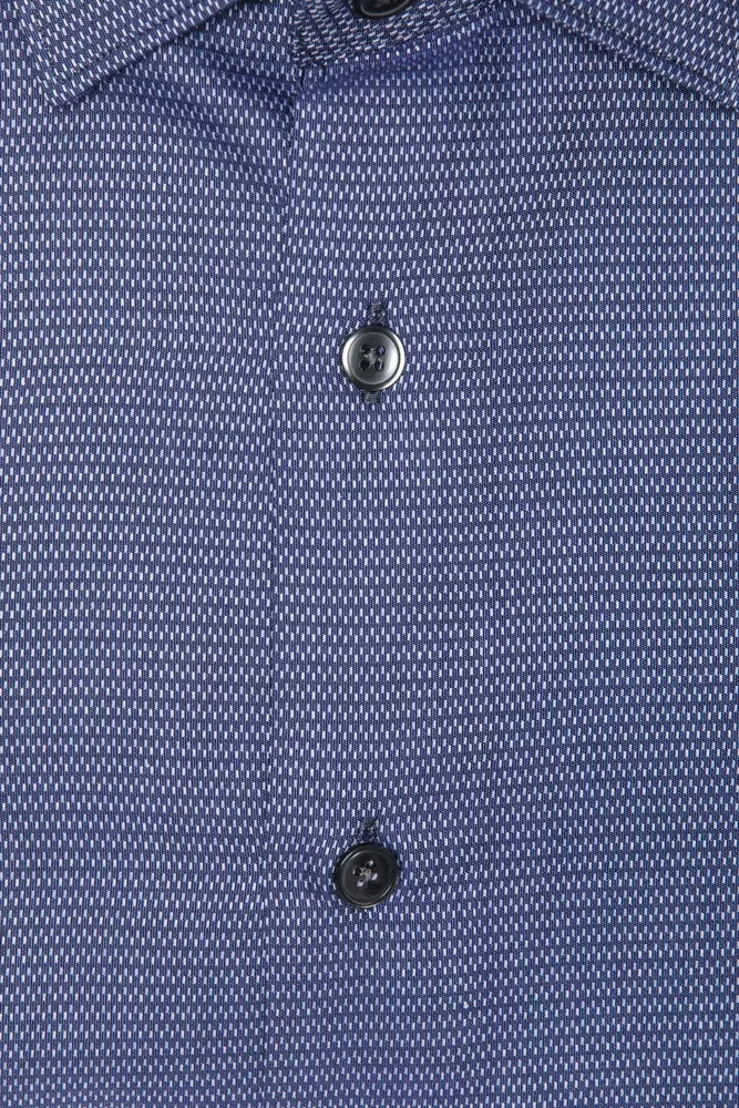 Camisa elegante de algodón azul con cuello ajustado