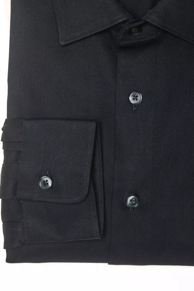 Camisa elegante de algodón negra con cuello ajustado