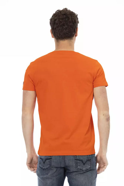 Elegante camiseta naranja de manga corta con estampado frontal