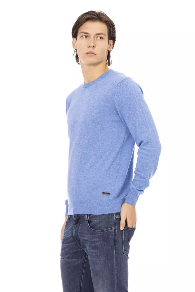 Elegante suéter azul claro con cuello redondo para hombre