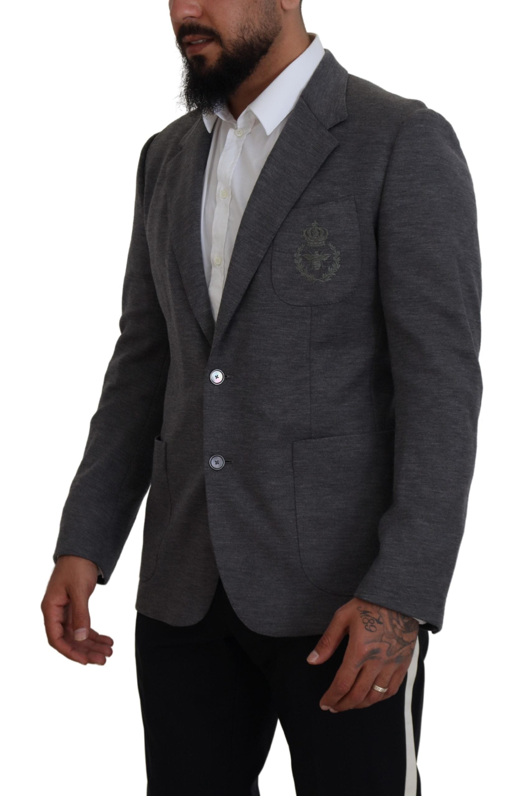 Elegante blazer de lana gris con bordado de corona de abejas