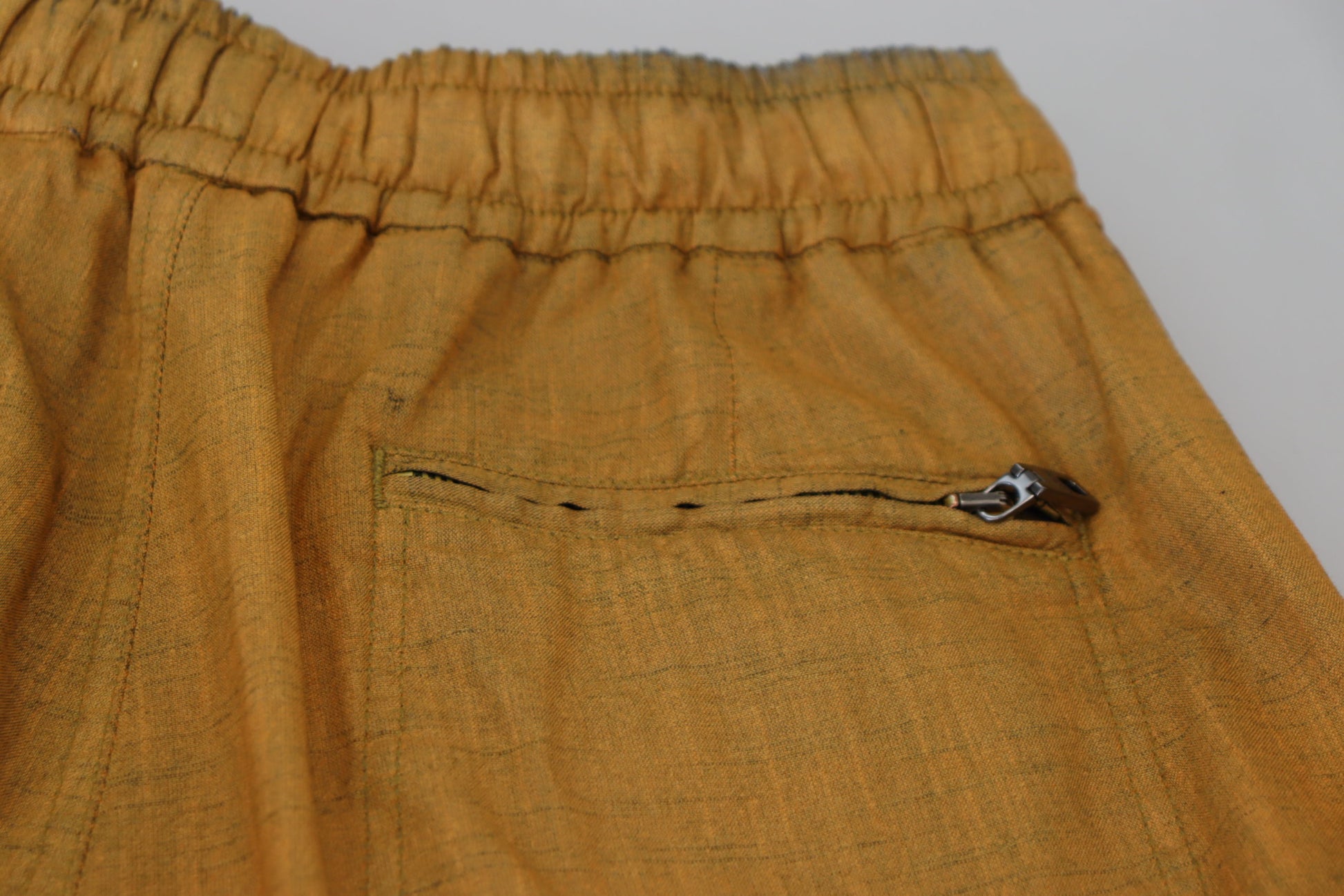 Pantalones elegantes de lino italiano