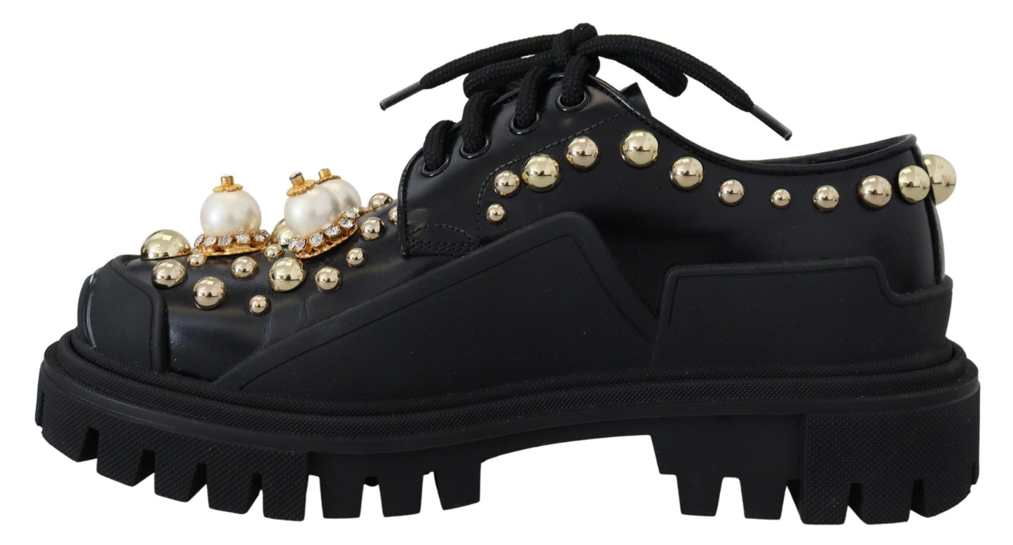 Zapatos planos Derby de cuero negro atemporales con detalles glamurosos