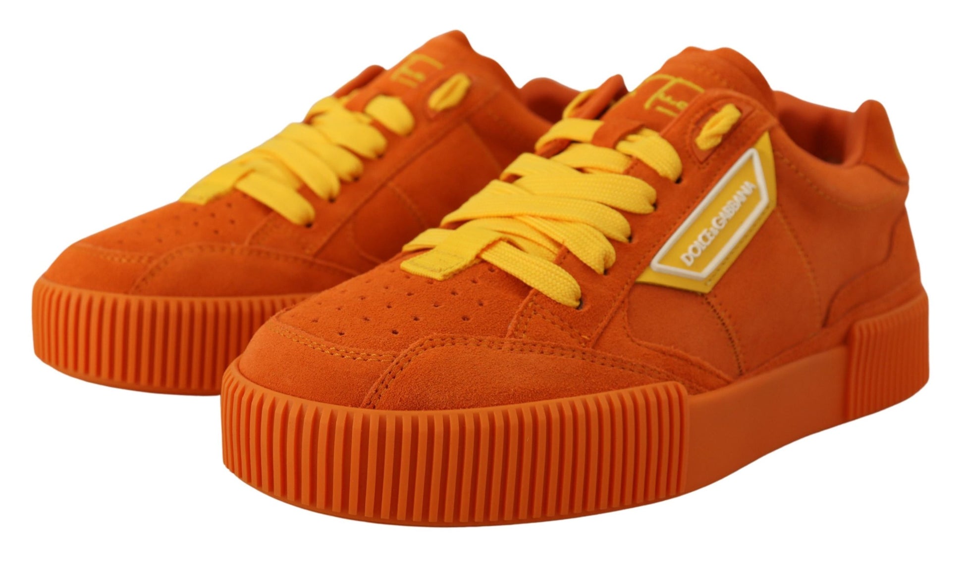 Zapatillas elegantes con cordones de ante naranja